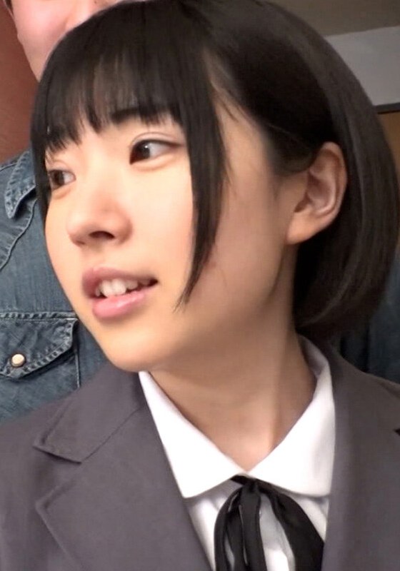 20歳の美○女とホテルで制服コスプレSEX！うぶなあそこに大量中出し！ パッケージ画像